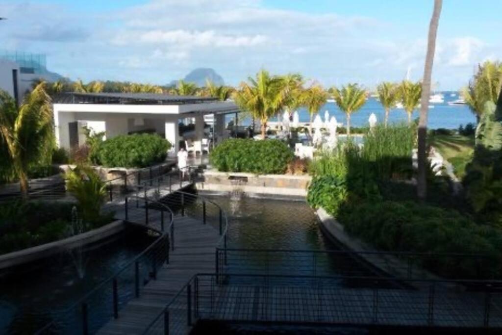 Latitude Luxury Seafront Suite Rivière Noire Esterno foto