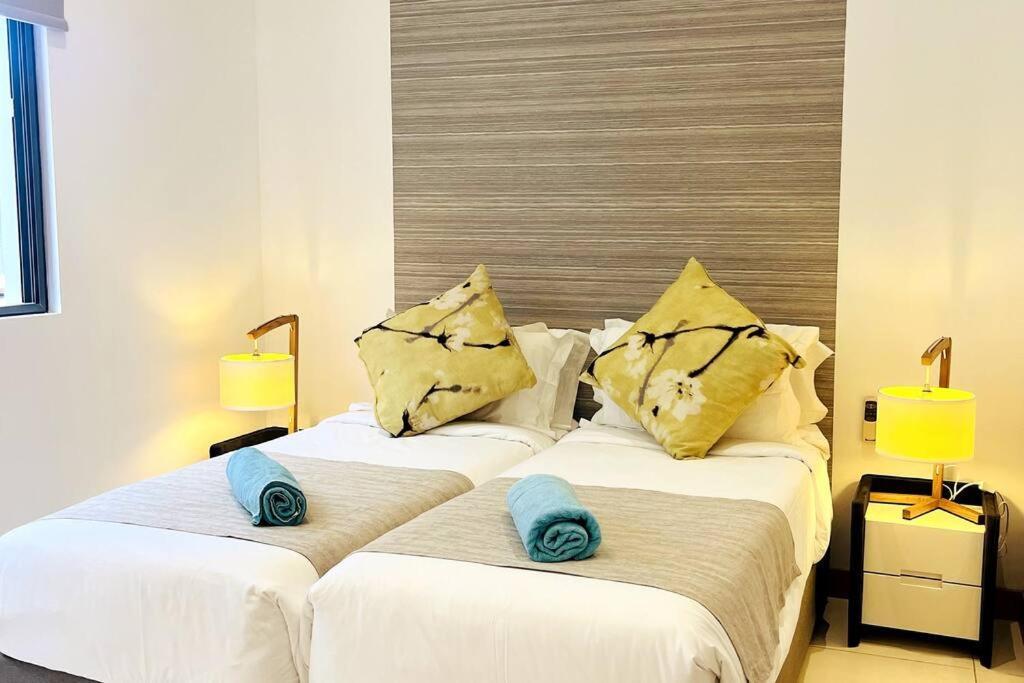Latitude Luxury Seafront Suite Rivière Noire Esterno foto