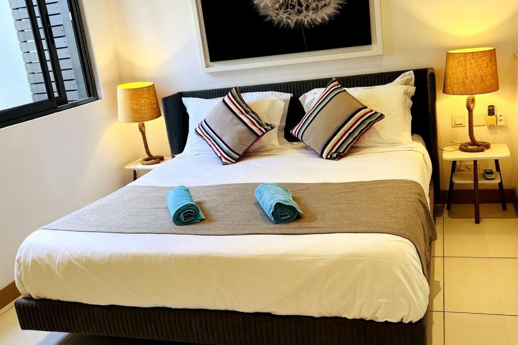 Latitude Luxury Seafront Suite Rivière Noire Esterno foto