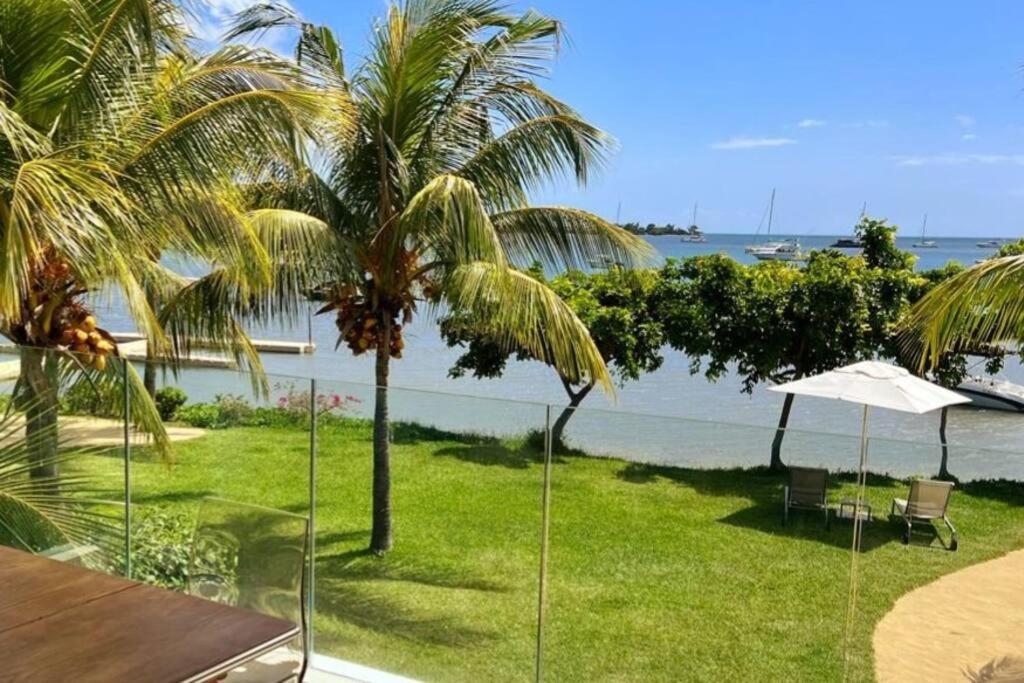 Latitude Luxury Seafront Suite Rivière Noire Esterno foto