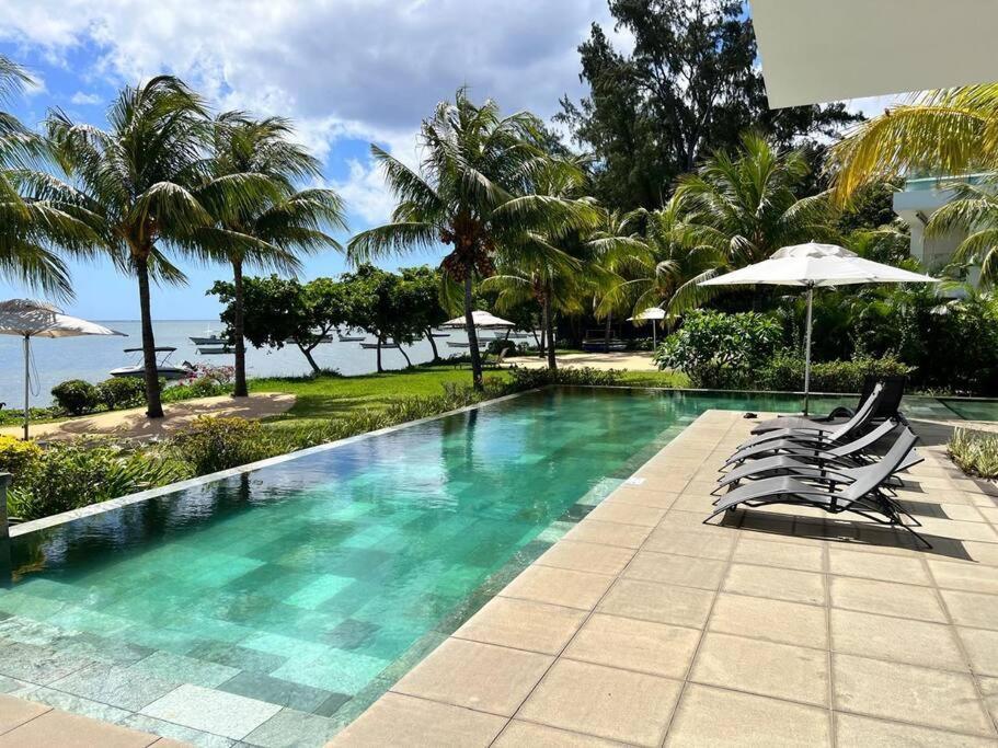 Latitude Luxury Seafront Suite Rivière Noire Esterno foto