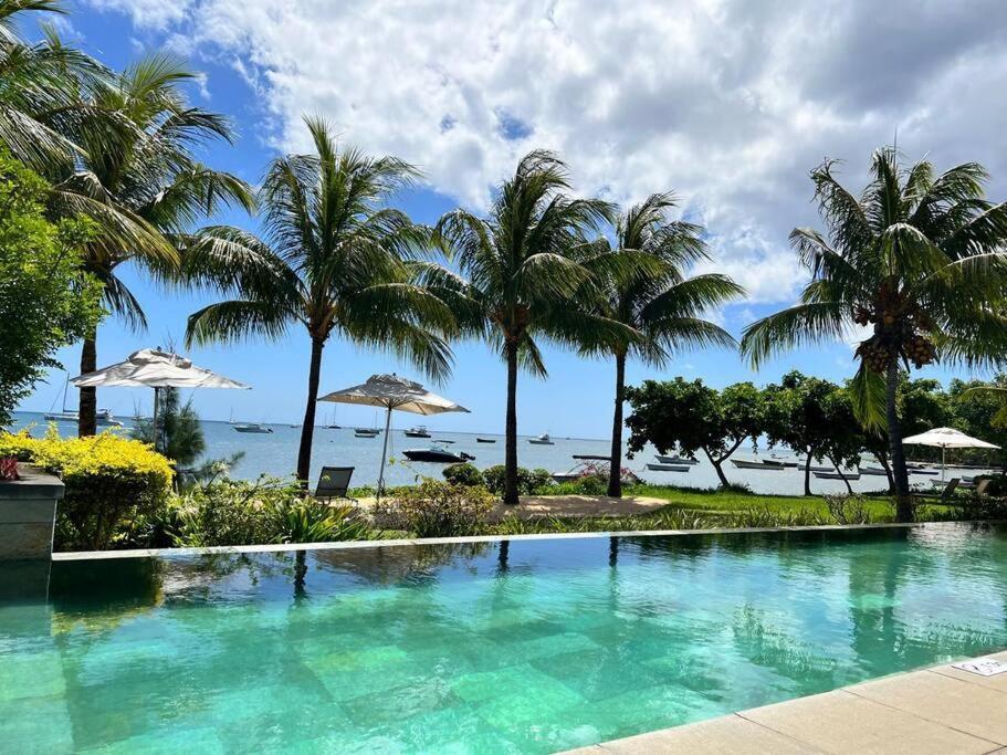 Latitude Luxury Seafront Suite Rivière Noire Esterno foto