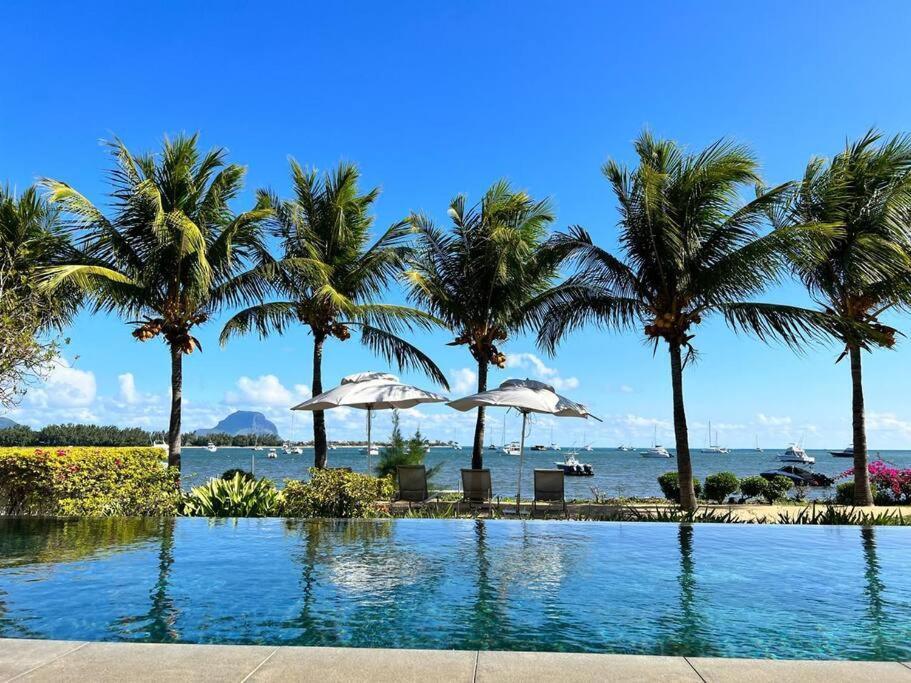 Latitude Luxury Seafront Suite Rivière Noire Esterno foto
